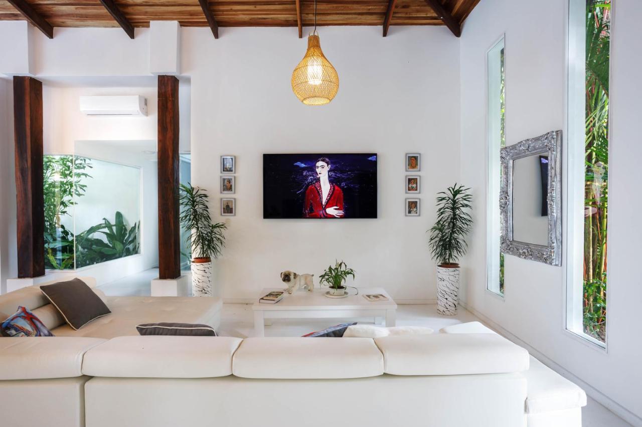 Gigi Brown Villa Frida Beachfront Puerto Viejo de Talamanca Екстер'єр фото